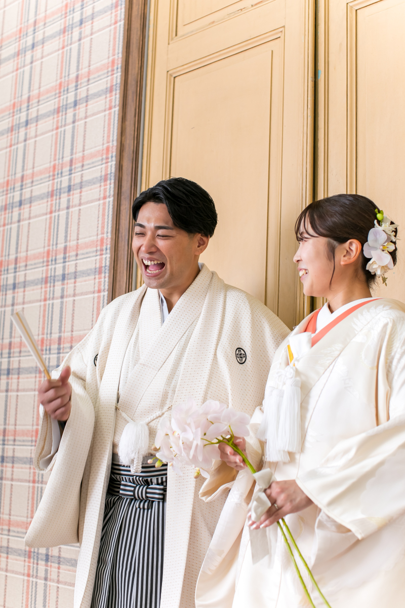 扉の前でおしゃべり