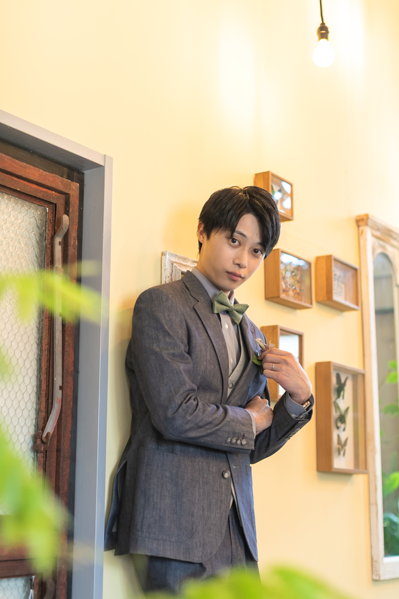 ご新郎様のチラ見ショット