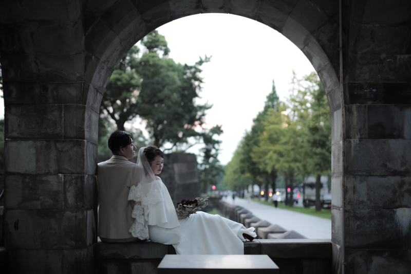 二人で腰掛けて