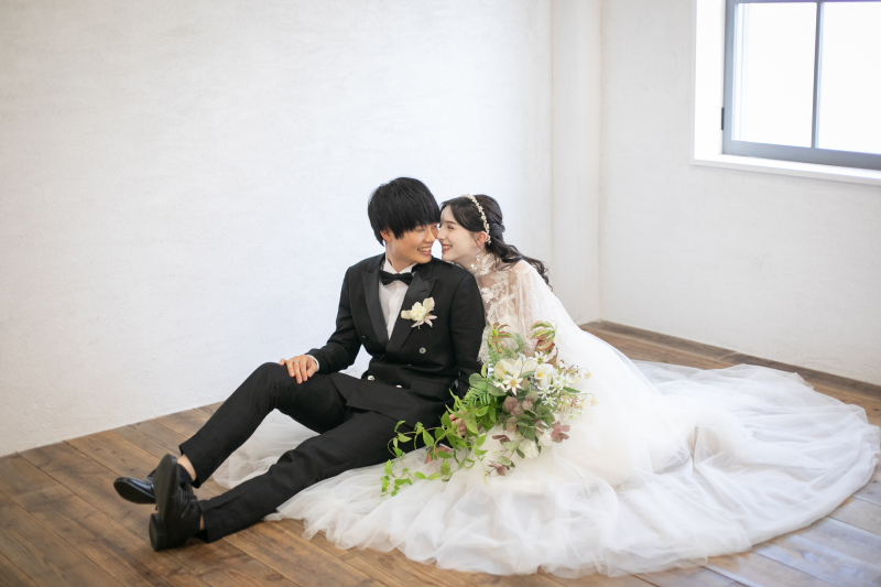 座ってお顔を近づけて