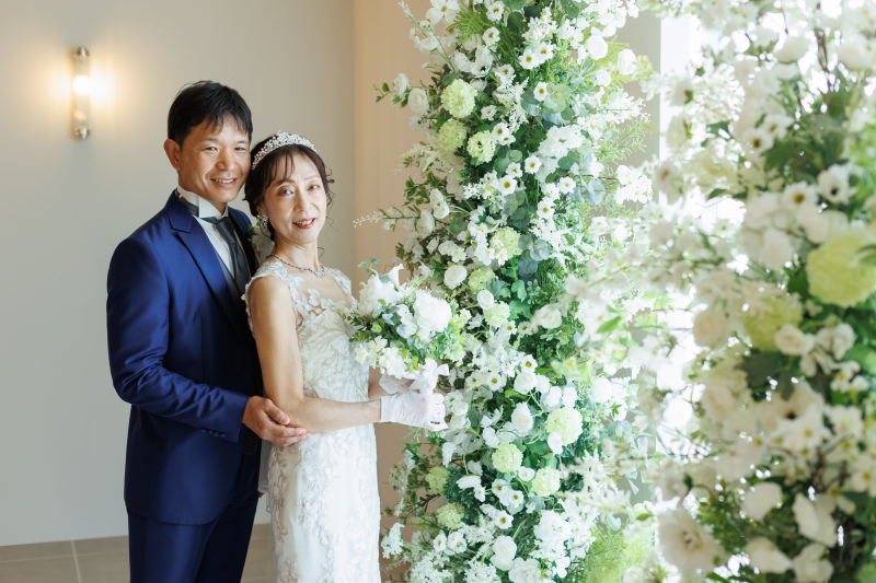 光が寄り添うお二人を優しく包み込みます