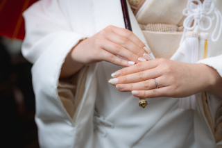 和装をスタジオで、洋装をチャペルで2着フォト