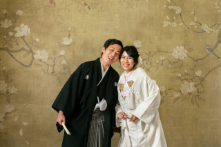 黒紋袴と白無垢でのスタジオ撮影