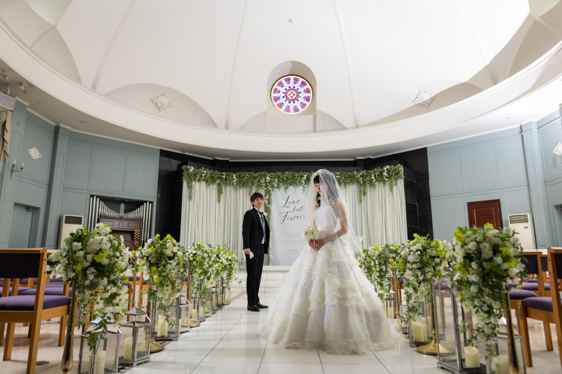 チャペルでウエディングフォト