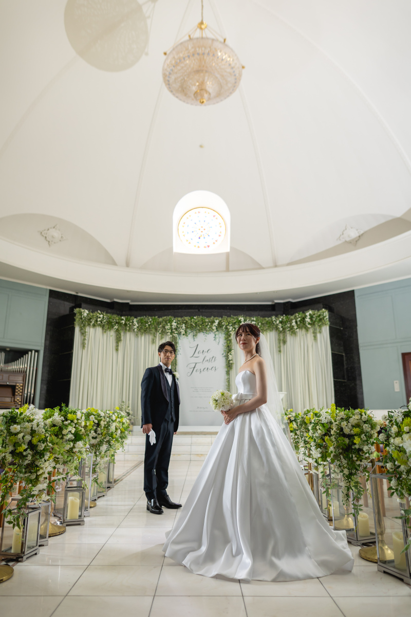 真っ白なウエディングドレス