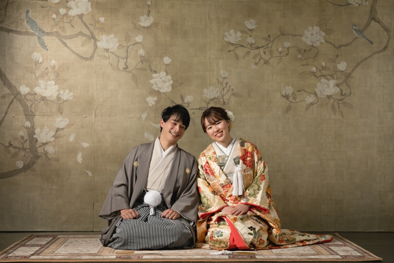 肩を寄せあって