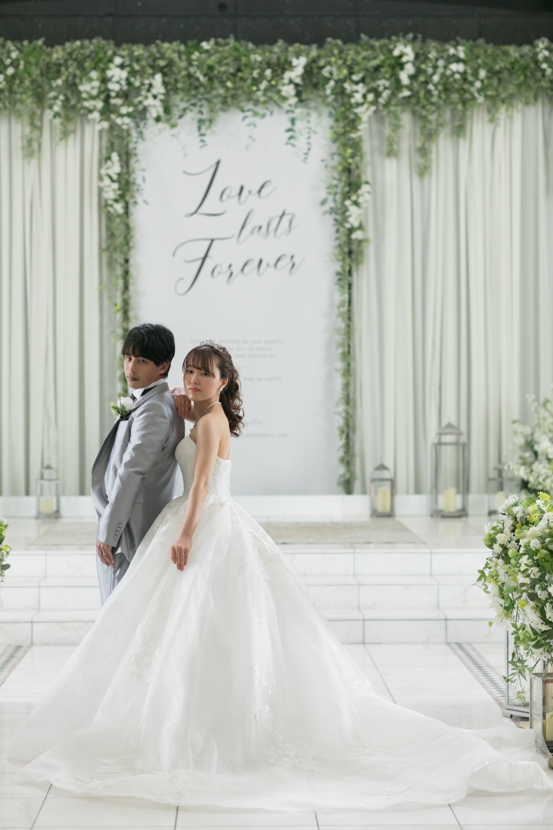 純白のウエディングドレス姿