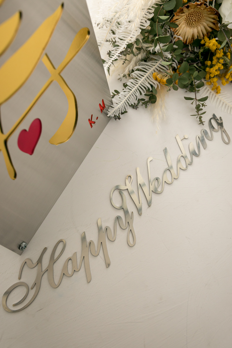 手作りアイテムと一緒にスタジオ撮影