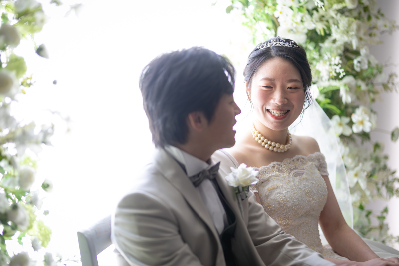 自然光が入るチャペルで