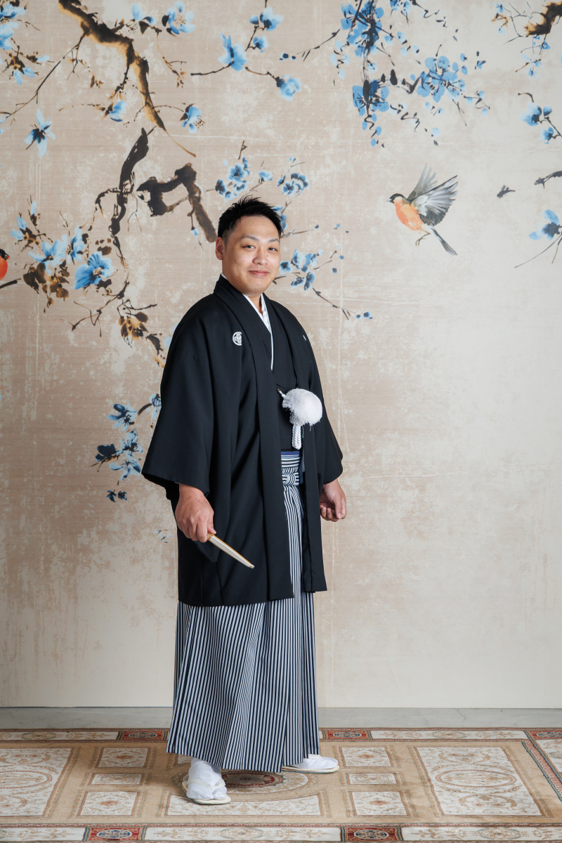 新郎様は格式の高い黒の紋付き袴を