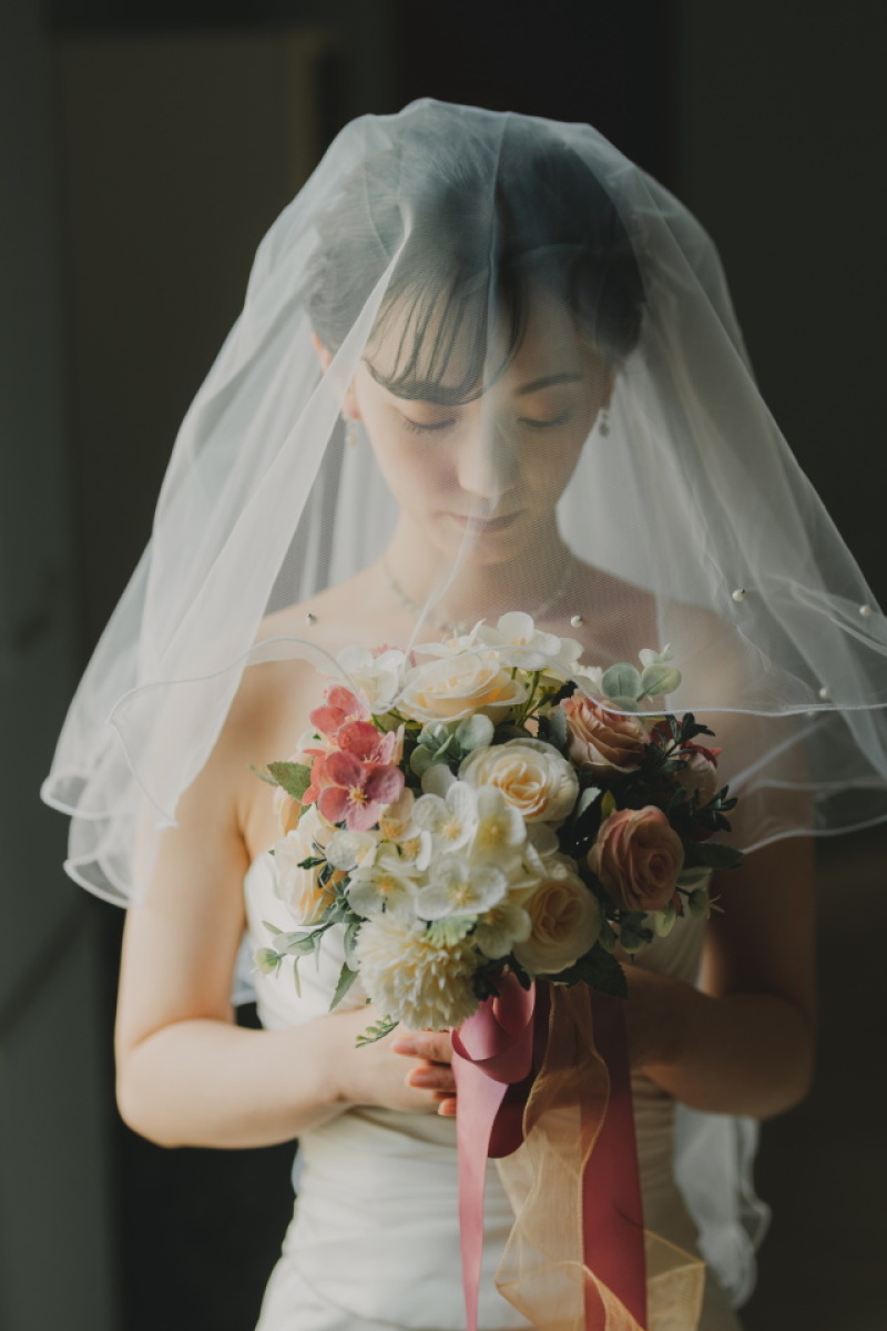 鮮やかなウエディングブーケ