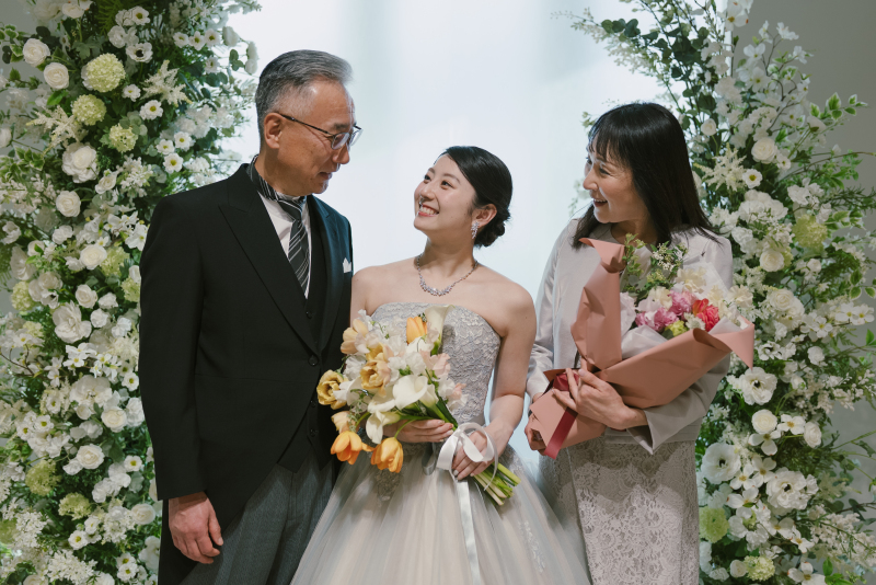 【よくばりプラン】ウェディングドレスもカラードレスも着たい方へ☆衣装チェンジ5分・撮影時間1時間！全データ50カット以上＊