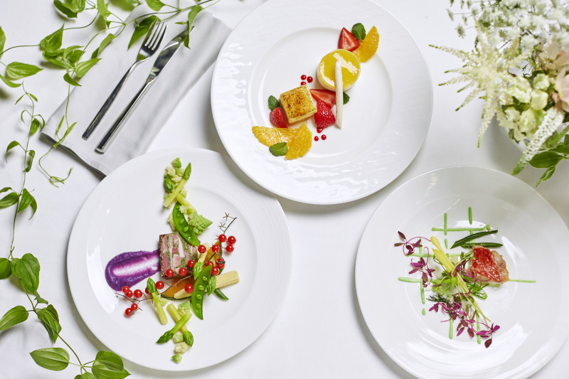 ★基本料金50%OFF★洋装1着_チャペルフォト+会食プラン|全データ&6名分のお食事代付き☆