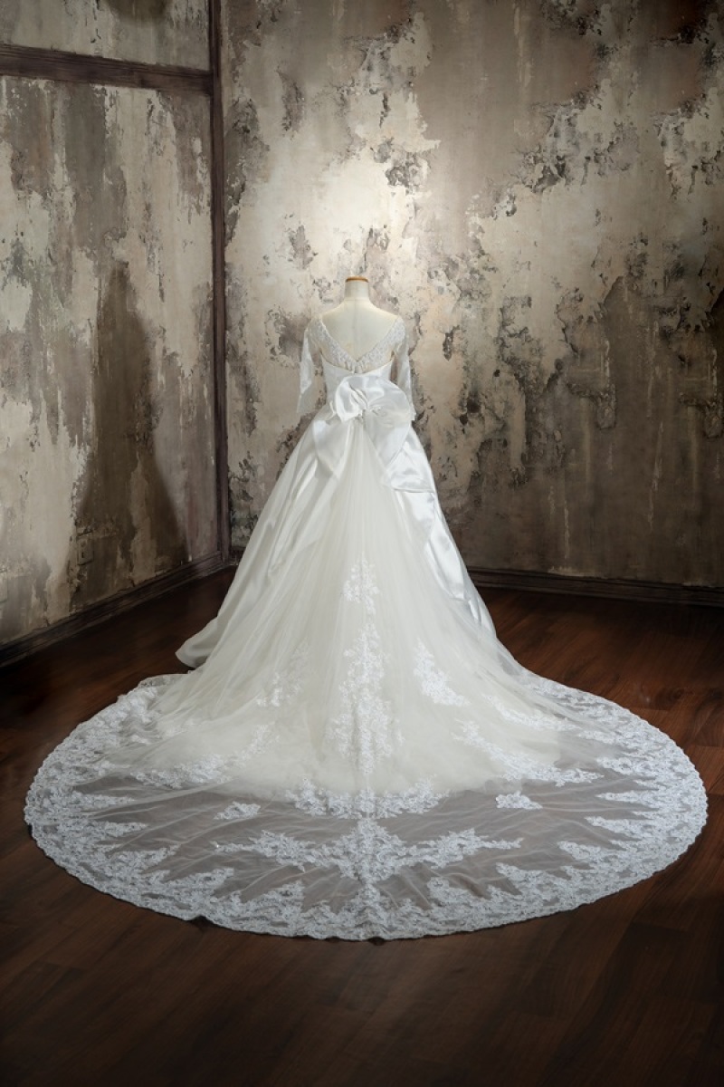 CRTM-61◆サテン生地・長いトレーンで上品に♪