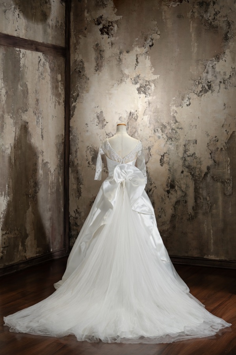 CRTM-61◆サテン生地・長いトレーンで上品に♪