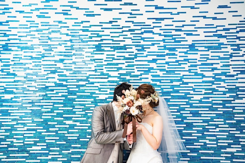 ブーケで隠して