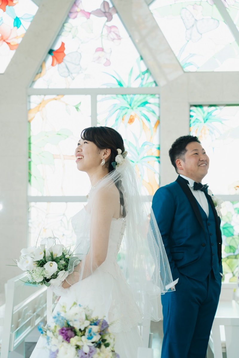 ステンドグラスを入れて