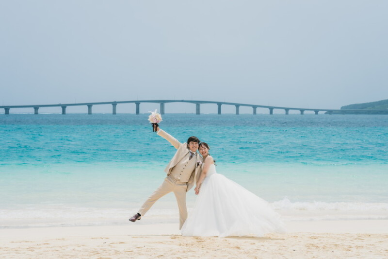 青い海と幸せな笑顔