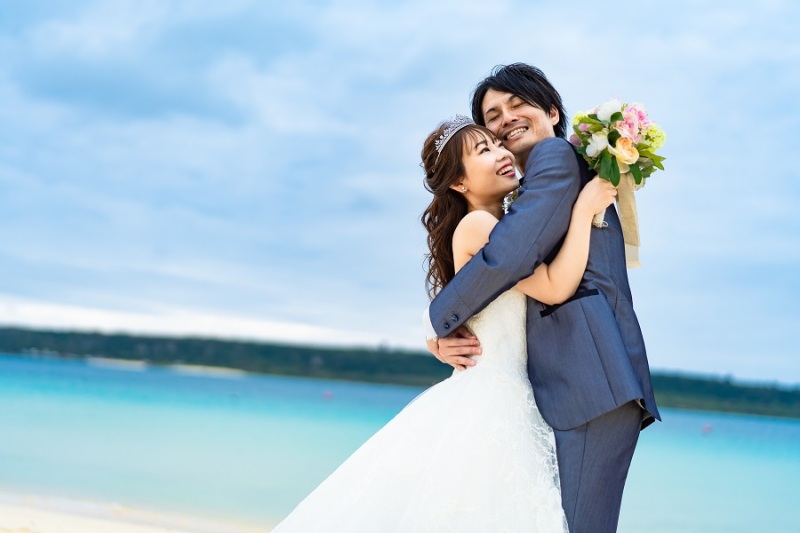 幸せ溢れる笑顔で