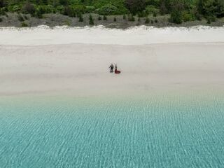 【チャペル＆ビーチ】どこまでも続く、クリスタルブルーの海