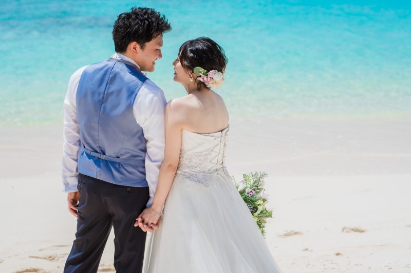 顔を寄せ合って