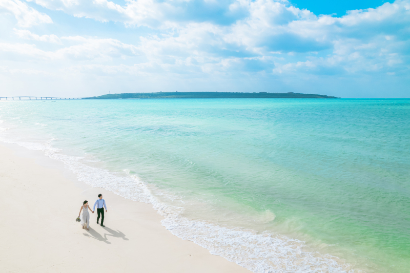 宮古ブルーと白い砂浜の対比が美しい‶前浜ビーチ