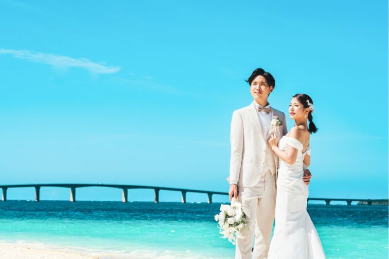 宮古ブルーに白い砂浜が続く『与那覇前浜ビーチ』