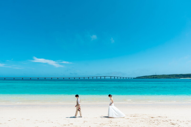 宮古ブルーに白い砂浜が続く『与那覇前浜ビーチ』