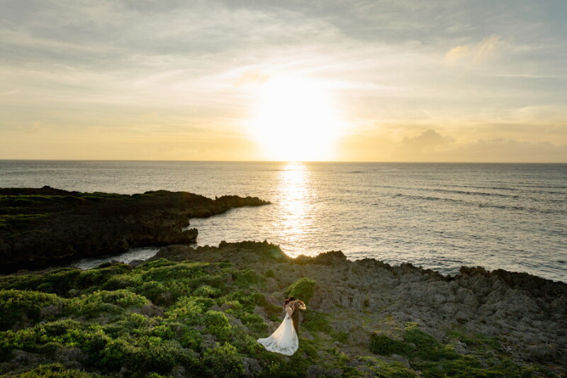 ドローンで海や岩場など多彩な風景が撮れる‶伊良部島