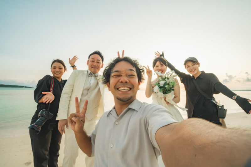 CREATIVE STUDIO 宮古島 byワタベウェディング_家族・友人を撮影に呼べる