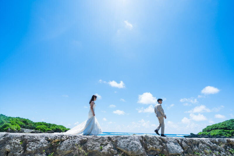 【雨天保証】青と岩フォト+ビーチ100カット【洋装1点/インギャーマリンガーデン・前浜ビーチ】】◎全データ|衣裳|ヘアメイク込