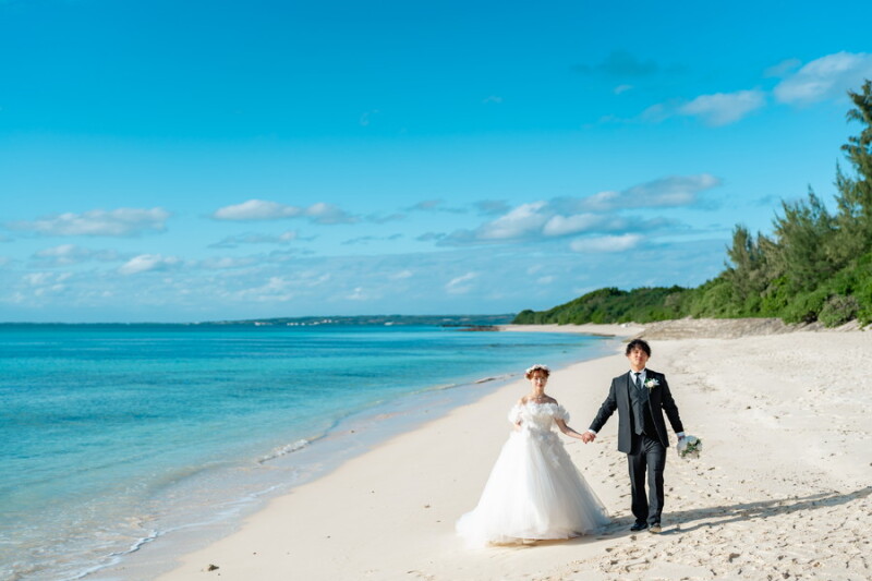 ★春得/ドレス2着＆選べるオプション付★8月末撮影まで≪3月成約≫チャペル＆グリーン＋ビーチ100カット◎&yen;132,000