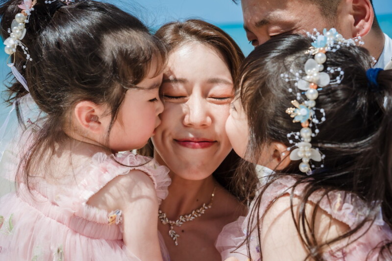 【ベビーシッター付*ファミリーフォト】ビーチフォト100カット*集合写真無料*ペット同行可能【洋装1点】◎衣裳|ヘアメイク込