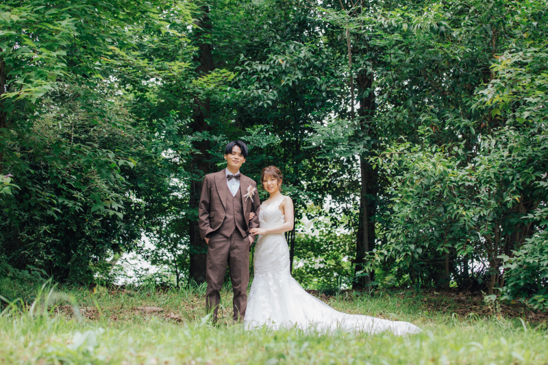 公園の開けた場所で