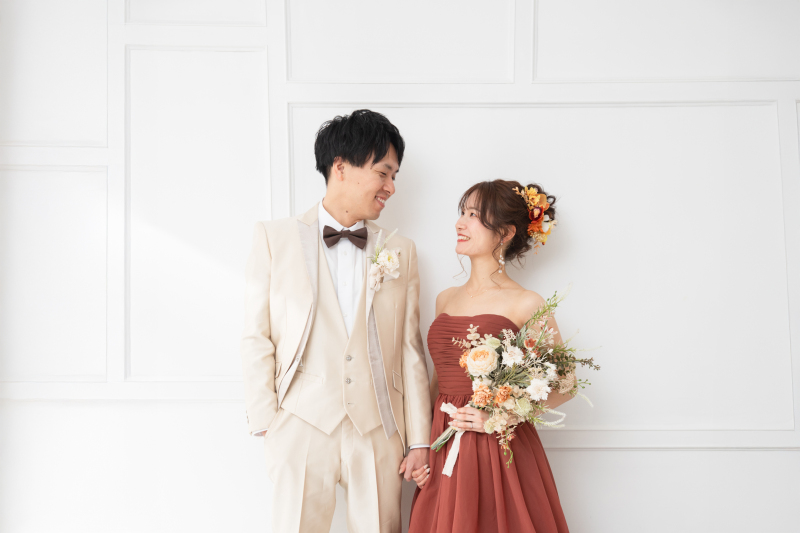 ナチュラルなスタジオでお洒落な前撮り♡