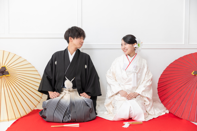 和装スタジオで残す、特別な結婚写真