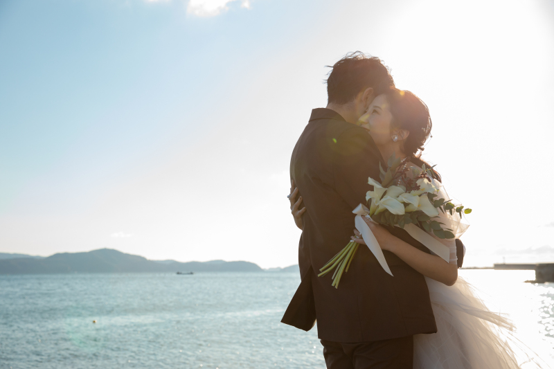 壮大な景色と夕陽に包まれるロマンチックな前撮り