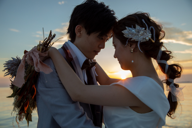 ビーチで叶えるサンセットフォトウェディング