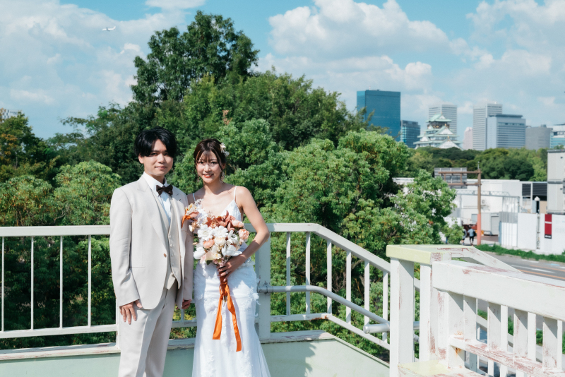 大阪城をバックで撮影