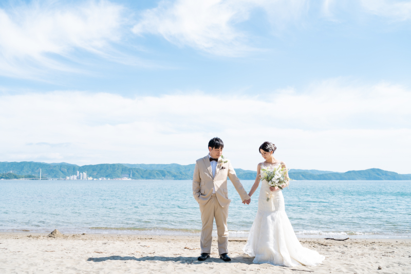 晴天のビーチで