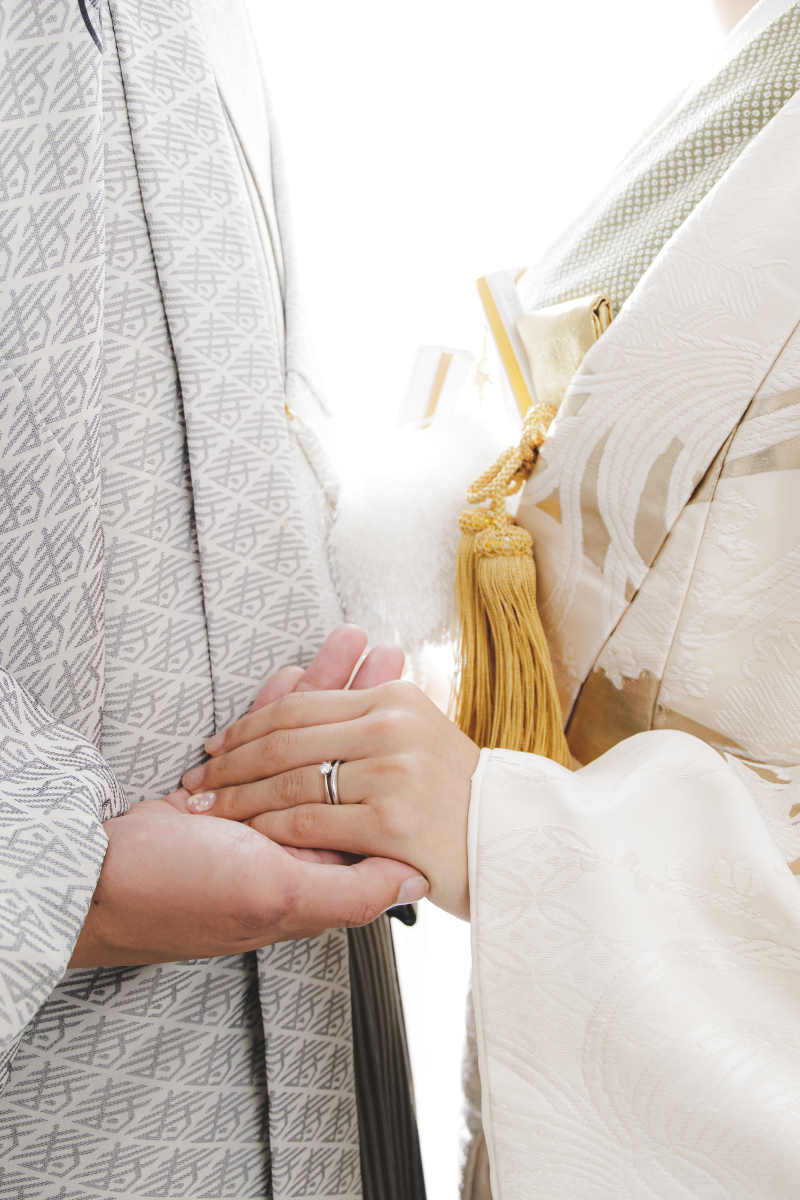 手を繋いで指輪ショット