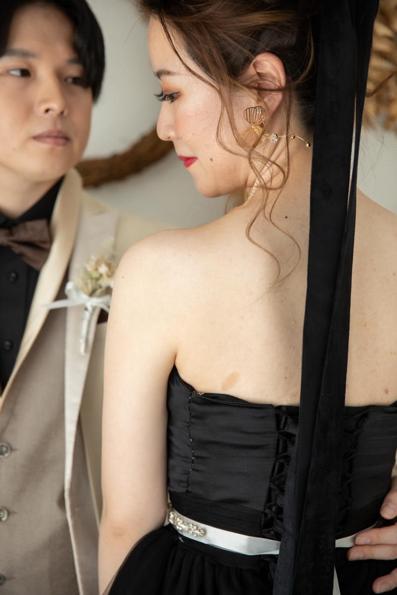 ブラックリボンが印象的なショット