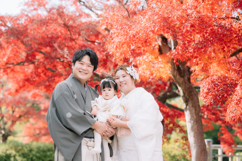 紅葉の前でお子様ともパシャリ☆