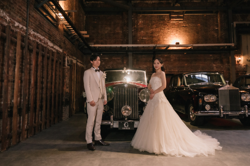 クラシックカーと一緒に撮影