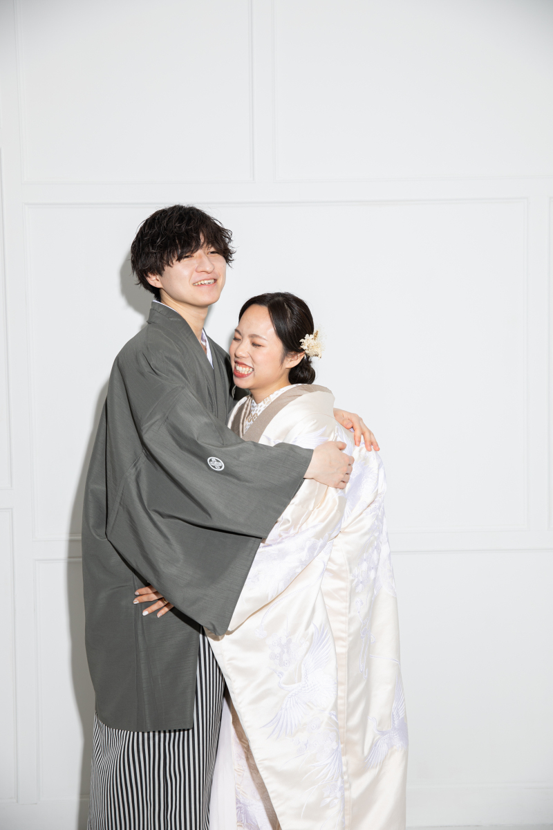 白壁のブースでは