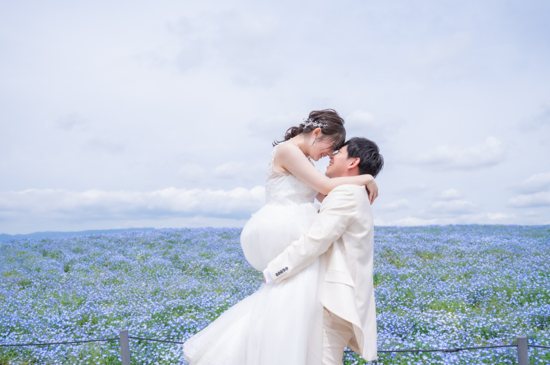 一面のネモフィラ畑で思い出の写真