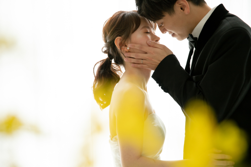 韓国風ウェディングか叶うシンプルスタジオ撮影！