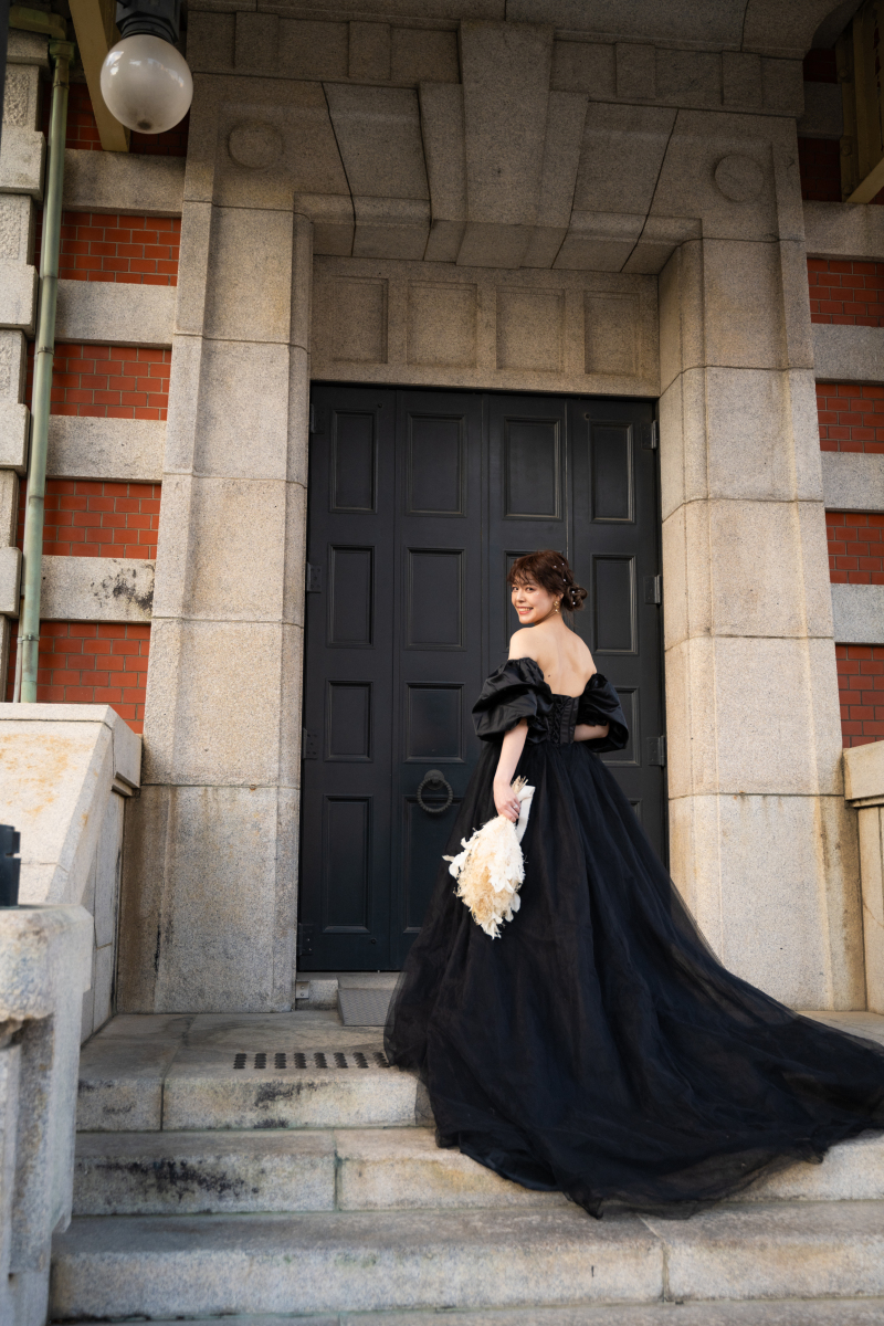 トレンドのブラックドレス