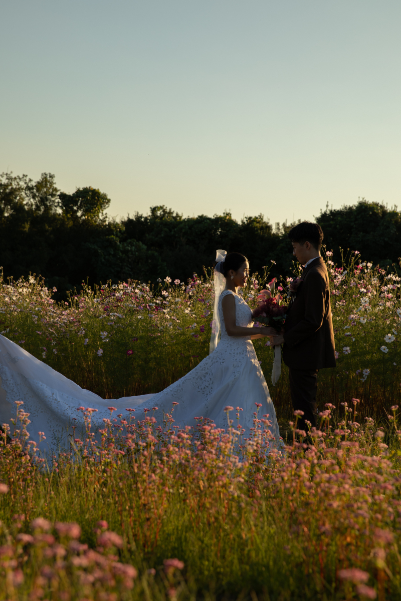 自然ゆたかな公園でナチュラルなウェディングフォト