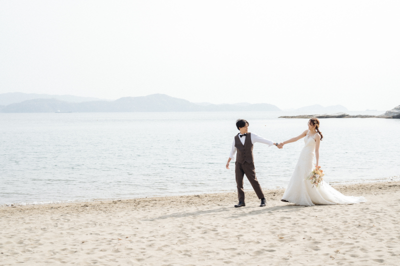 ジャケットは脱ぎ捨てて